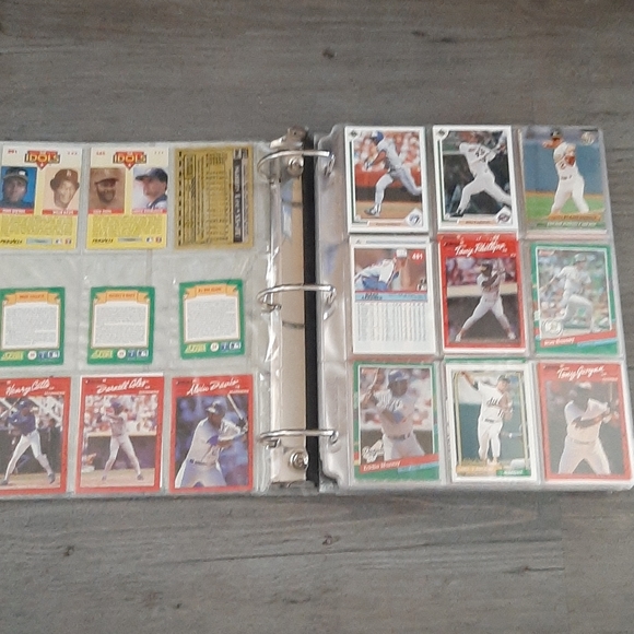 MLB Baseball Card Collection - Picture 3 of 17